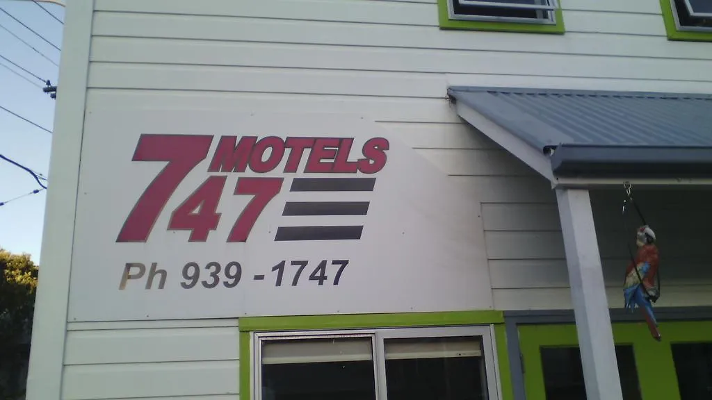 747 Motel & Car Hire Wellington 3*,